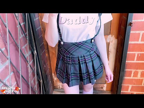 ❤️ Schoolgirl Mengisap penisnya dalam-dalam dan meniduri alih-alih kelas. Video sialan di id.psi-mass.ru