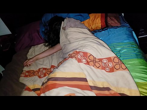 ❤️ Anak tiri memarahi ibu tirinya yang masih muda saat dia tidur. Video sialan di id.psi-mass.ru